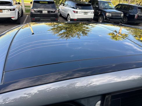 New 2026 Land Rover Range Rover Velar Dynamic SE image 32