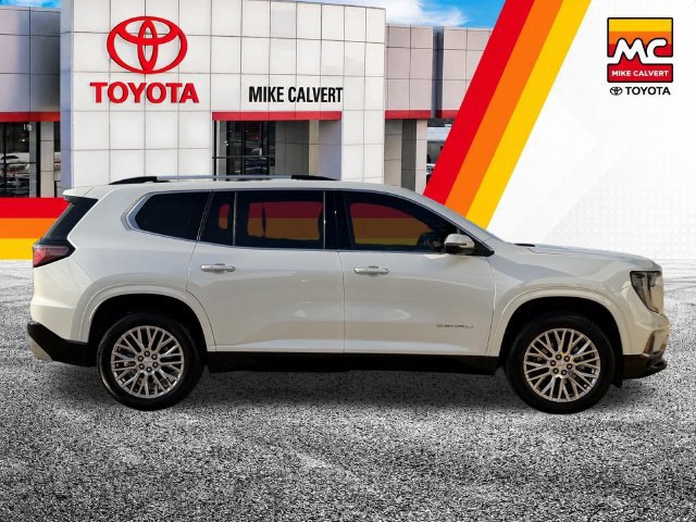 Used 2025 GMC Acadia Denali w/ LPO, Floor Liner Package FWD image 10