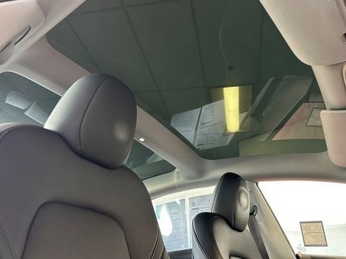 Used 2023 Tesla Model 3 Standard Range image 18