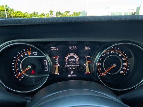 Used 2021 Jeep Gladiator Sport AWD/4WD image 21