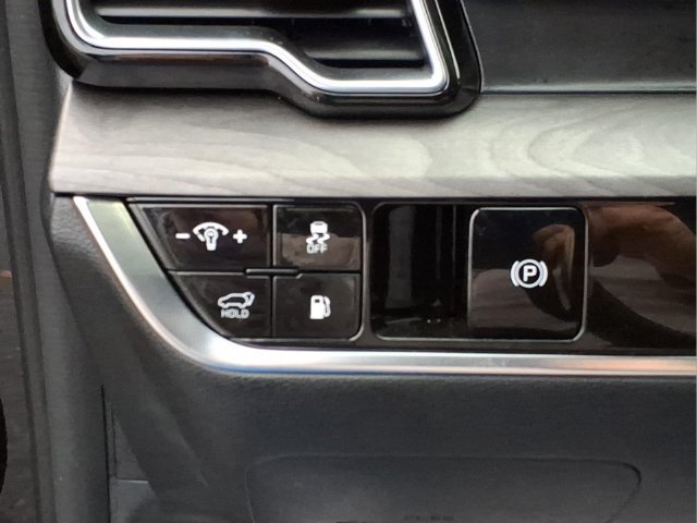 Used 2025 Kia Sportage X-Line AWD/4WD image 16