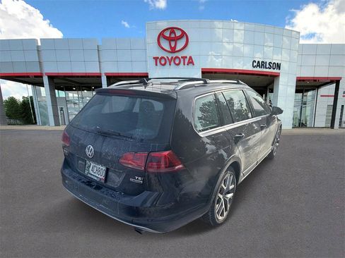 Used 2017 Volkswagen Golf Alltrack SEL image 5