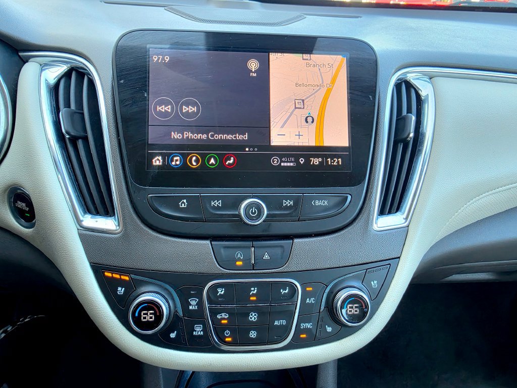 Used 2024 Chevrolet Malibu LT FWD image 46