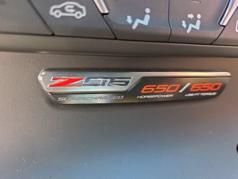 Used 2016 Chevrolet Corvette Z06 w/ 3LZ Preferred Equipment Group RWD image 34