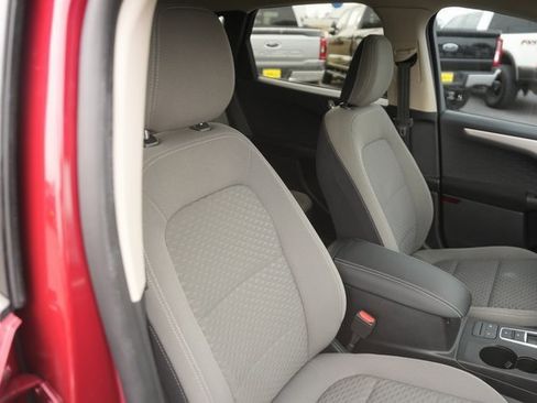 Certified 2020 Ford Escape SE image 19