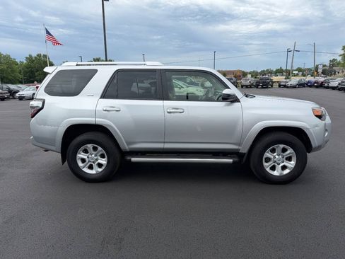 Used 2014 Toyota 4Runner SR5 AWD/4WD image 6