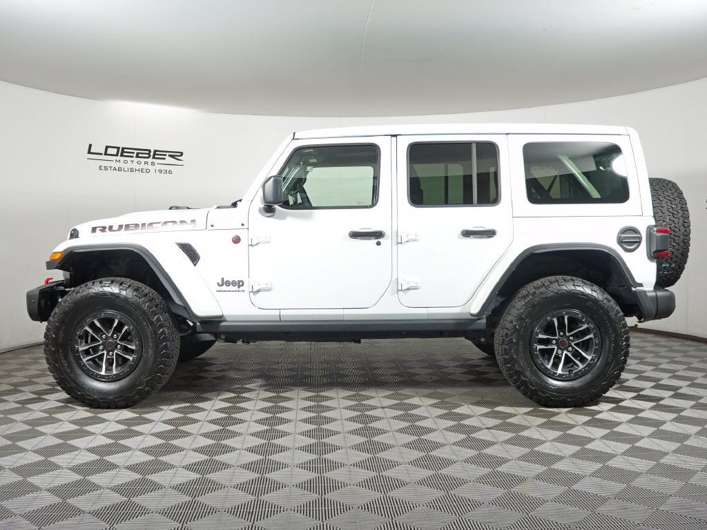 Used 2025 Jeep Wrangler Unlimited Rubicon AWD/4WD image 2