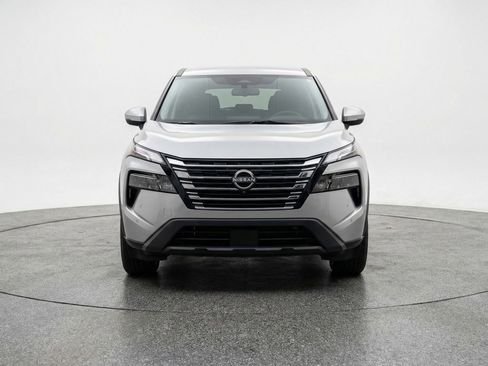 Used 2025 Nissan Rogue SV AWD/4WD image 2