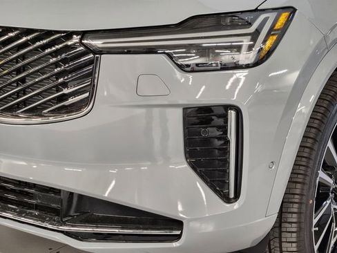 New 2026 Volvo XC90 B6 Plus image 12