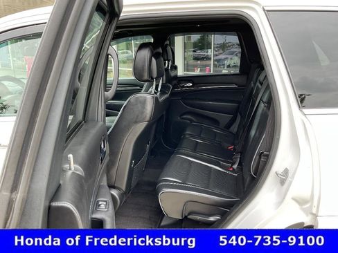 Used 2019 Jeep Grand Cherokee Overland AWD/4WD image 25