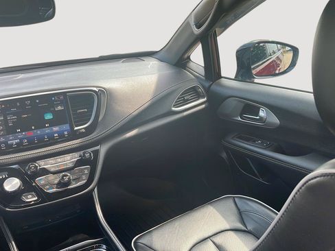 Used 2023 Chrysler Pacifica Limited w/ Uconnect Theater Family Group AWD/4WD image 25