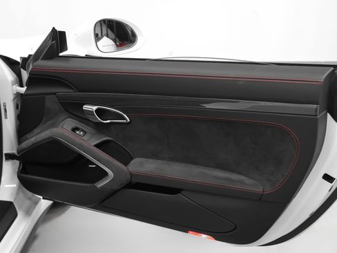 Certified 2018 Porsche 911 GT3 RWD image 40
