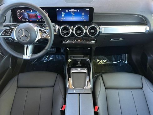 Used 2026 Mercedes-Benz GLB 250 image 13
