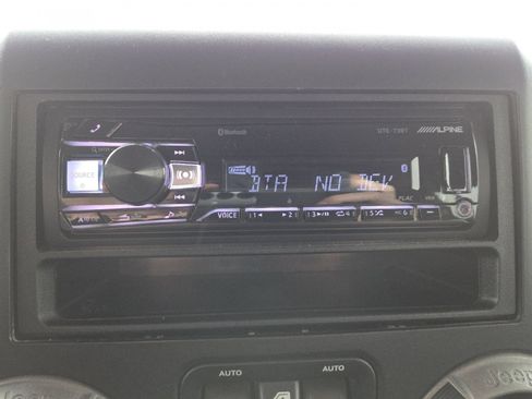 Used 2015 Jeep Wrangler Unlimited Sport w/ Quick Order Package 24S image 24