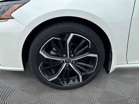 Used 2024 Nissan Altima 2.5 SR image 18