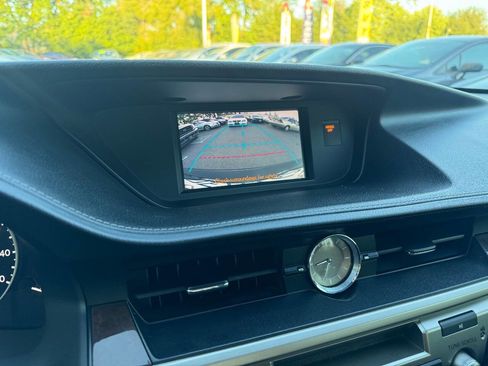 Used 2014 Lexus ES 350 w/ Premium Package image 15