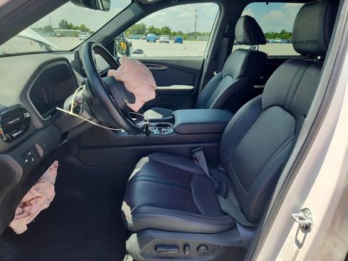 Used 2025 Honda Pilot Black Edition image 7