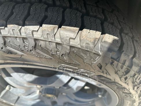 Used 2011 Jeep Grand Cherokee Laredo AWD/4WD image 16