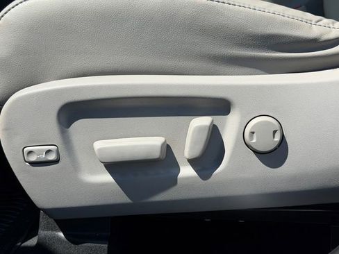 Certified 2019 Toyota Highlander XLE image 36