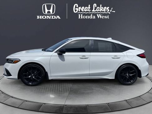 Used 2023 Honda Civic Sport image 2