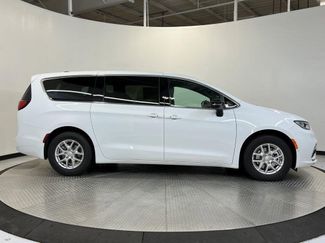 New 2026 Chrysler Pacifica Select video 2