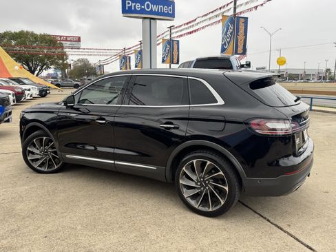 Used 2020 Lincoln Nautilus Reserve w/ Equipment Group 202A image 11