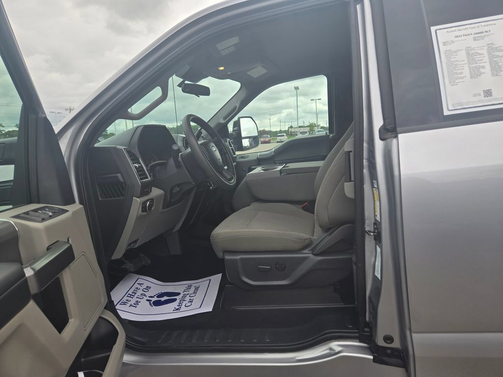 Used 2022 Ford F250 XLT w/ XLT Premium Package RWD image 7