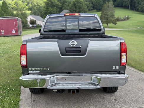 Used 2006 Nissan Frontier SE RWD image 12