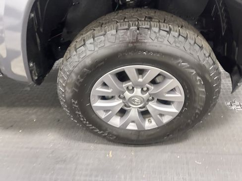 Used 2019 Toyota Tacoma SR5 image 28