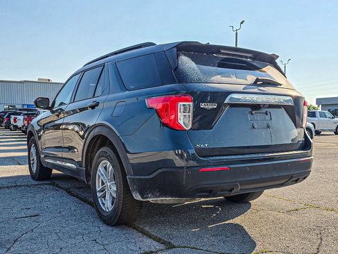 Used 2023 Ford Explorer XLT AWD/4WD image 4