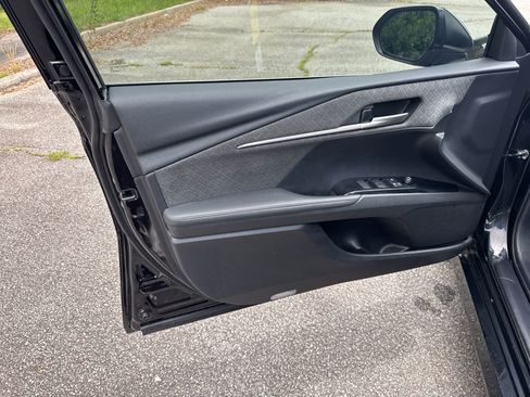 Used 2025 Toyota Camry XLE FWD image 10