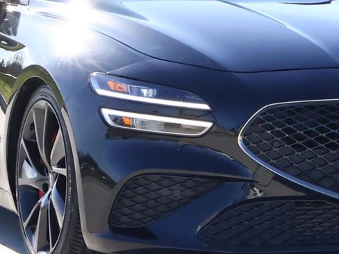 Used 2022 Genesis G70 3.3T image 7