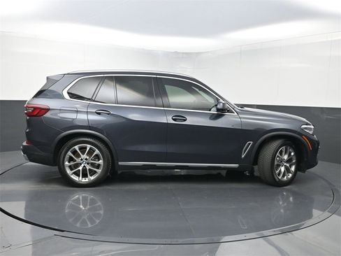 Used 2021 BMW X5 sDrive40i w/ Premium Package image 46