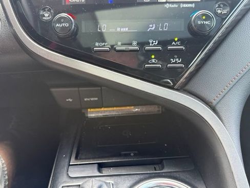Used 2020 Toyota Camry XLE w/ Driver Assist Package FWD image 30