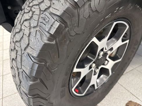 Used 2022 Jeep Wrangler Unlimited Rubicon w/ LED Lighting Group image 6