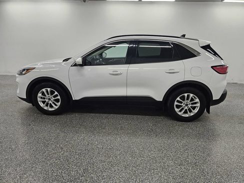 Used 2020 Ford Escape SE FWD image 9