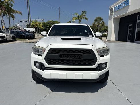 Used 2016 Toyota Tacoma TRD Sport w/ Towing Package RWD image 8