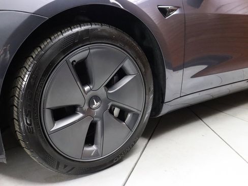 Used 2023 Tesla Model 3 Standard Range image 18