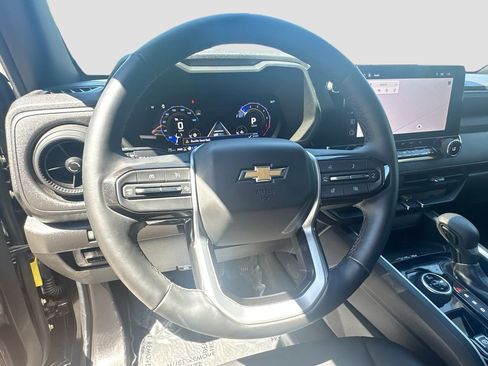 Used 2025 Chevrolet Colorado Trail Boss image 11