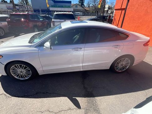 Used 2016 Ford Fusion SE w/ Equipment Group 202A image 3