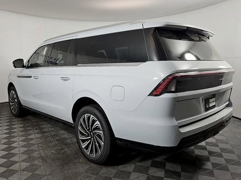 New 2026 Lincoln Navigator L Black Label AWD/4WD image 7