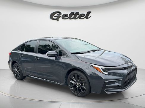 Certified 2024 Toyota Corolla SE w/ SE Premium Package FWD image 3