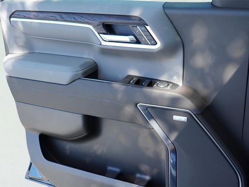 New 2026 GMC Sierra 1500 SLT image 22