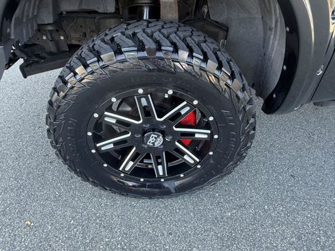 Used 2019 Nissan Titan SV w/ SV Convenience Package AWD/4WD image 29