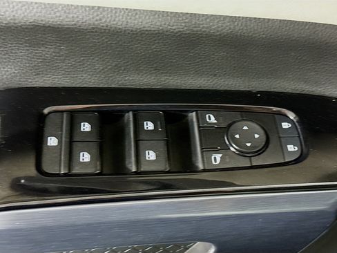 Used 2023 Nissan Pathfinder SL w/ SL Premium Package image 24