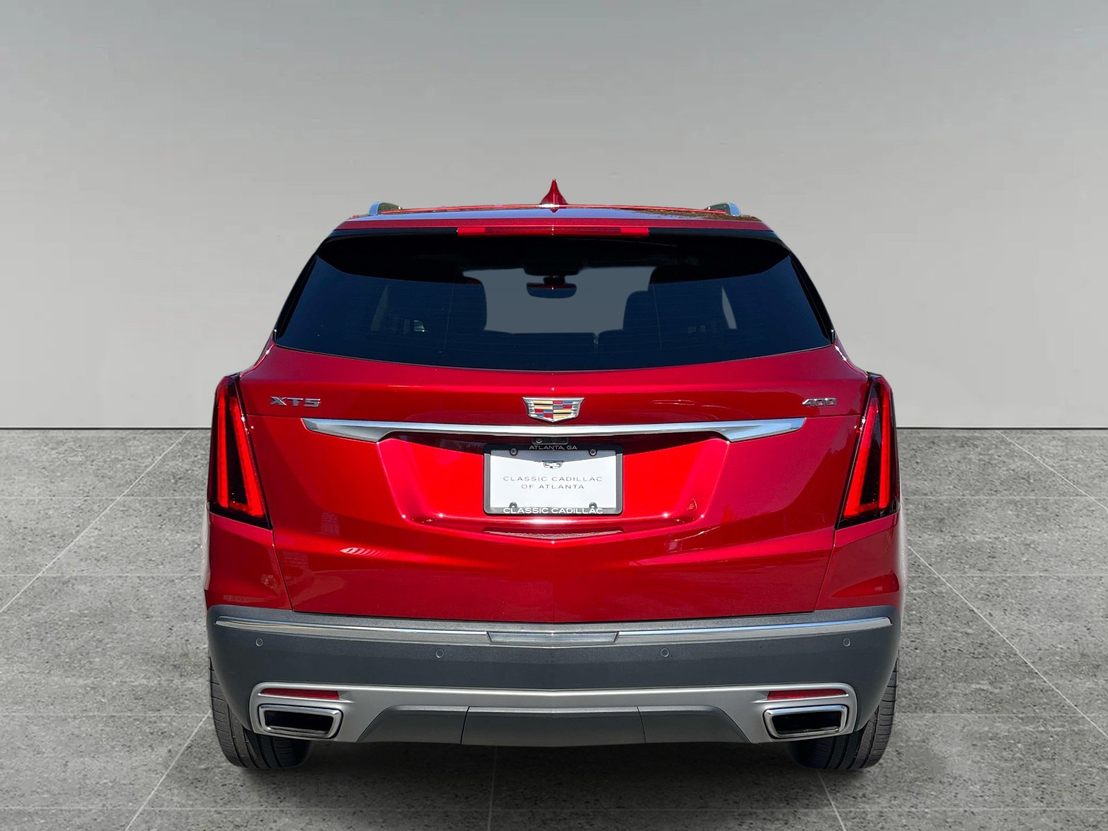 Used 2024 Cadillac XT5 Premium Luxury w/ Technology Package FWD image 4