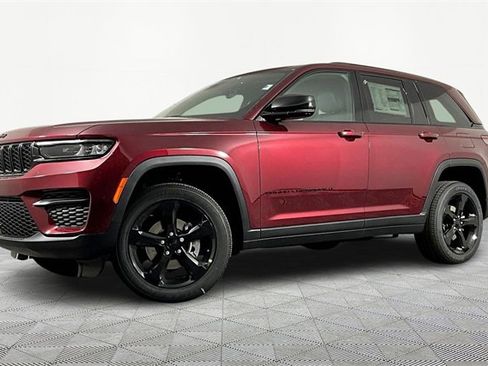 New 2025 Jeep Grand Cherokee Laredo image 1