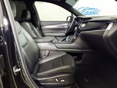 Used 2023 Cadillac XT6 Luxury FWD image 12