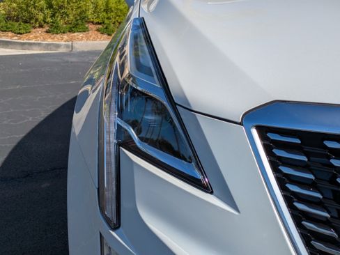 Certified 2022 Cadillac XT5 Premium Luxury image 9