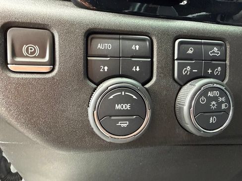 Used 2024 Chevrolet Silverado 1500 LTZ AWD/4WD image 44